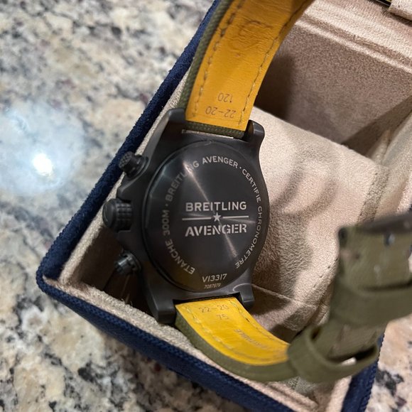 Breitling Avenger Chronograph 45 Night Mission - Picture 3 of 4